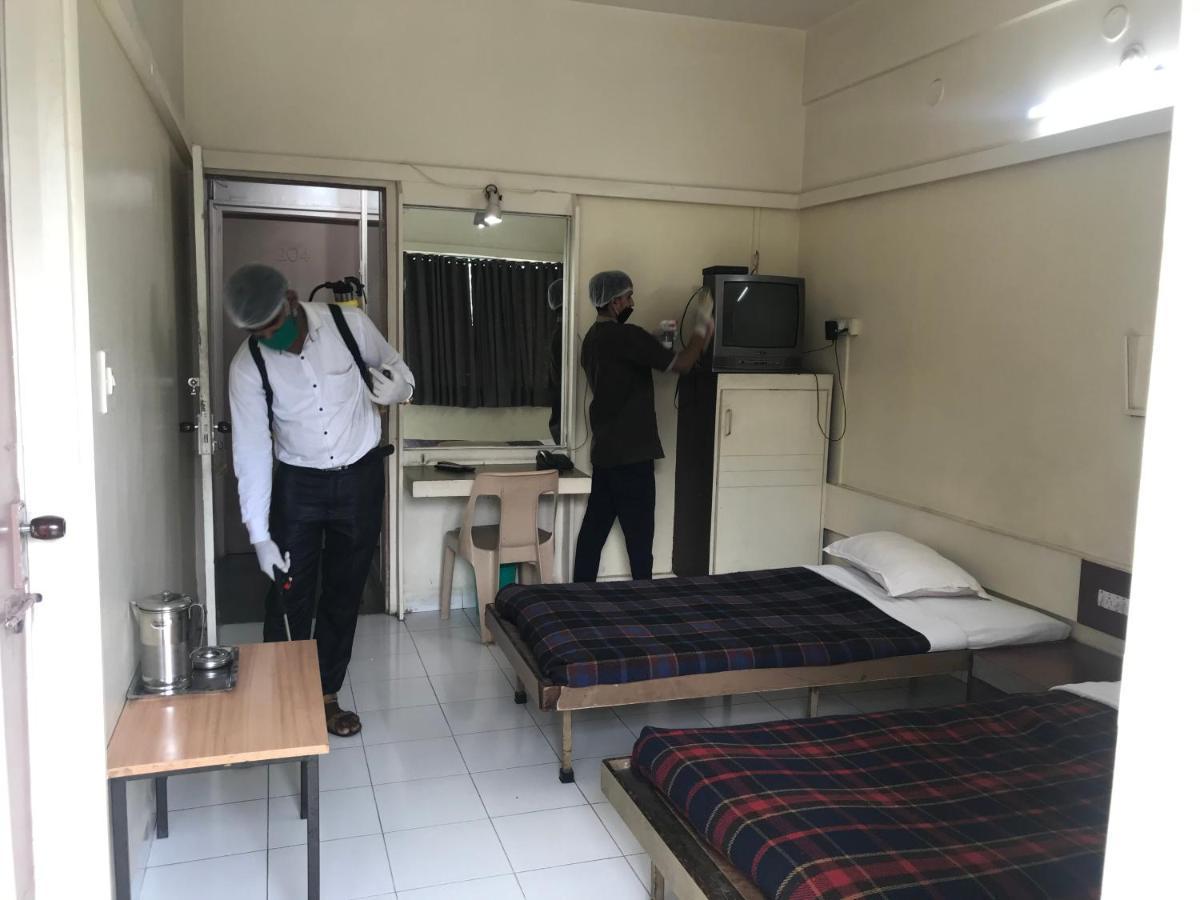 Maurya Residency Hotel Pune Bagian luar foto