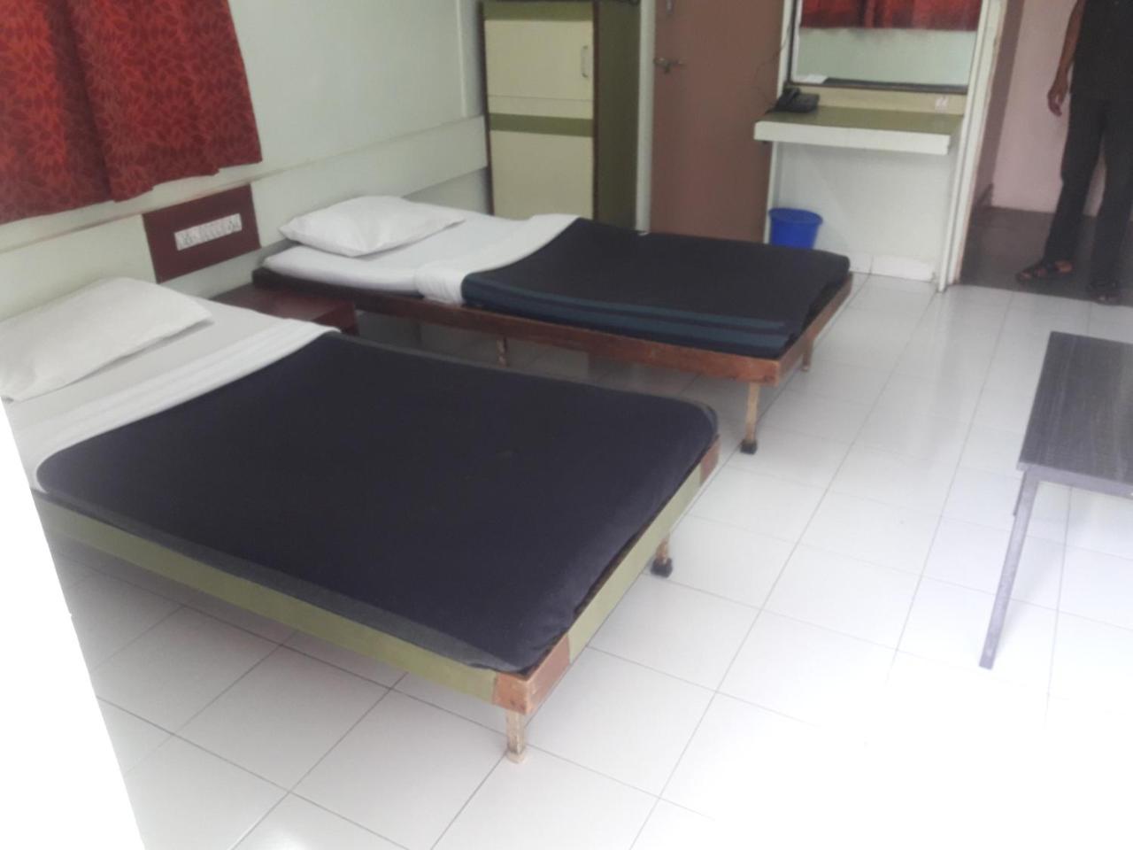 Maurya Residency Hotel Pune Bagian luar foto