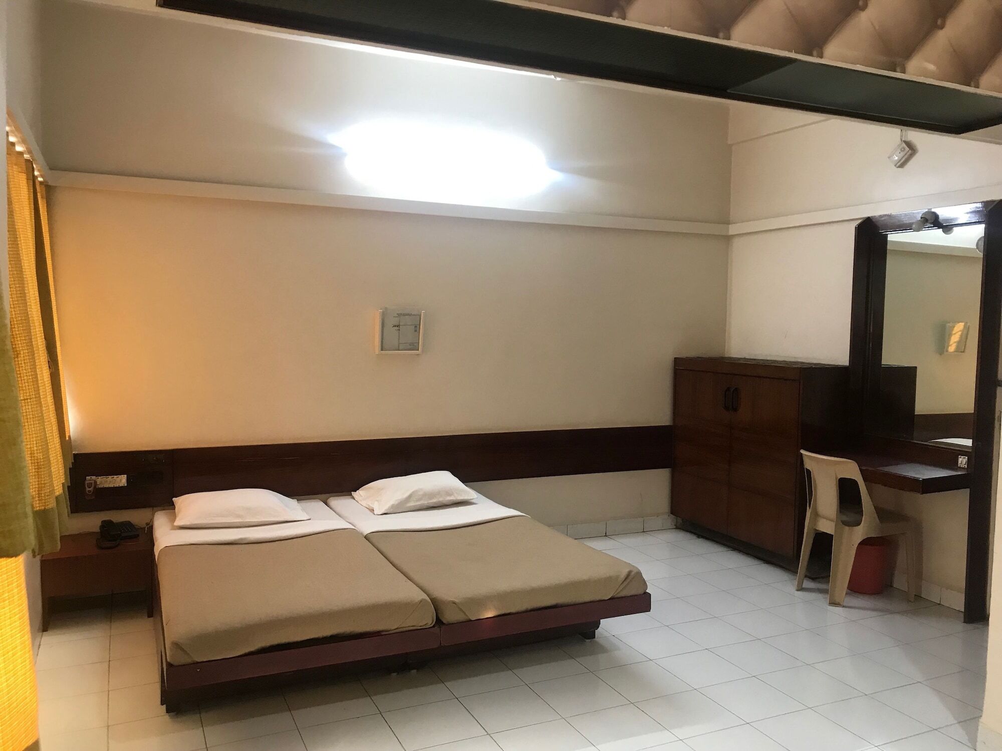 Maurya Residency Hotel Pune Bagian luar foto