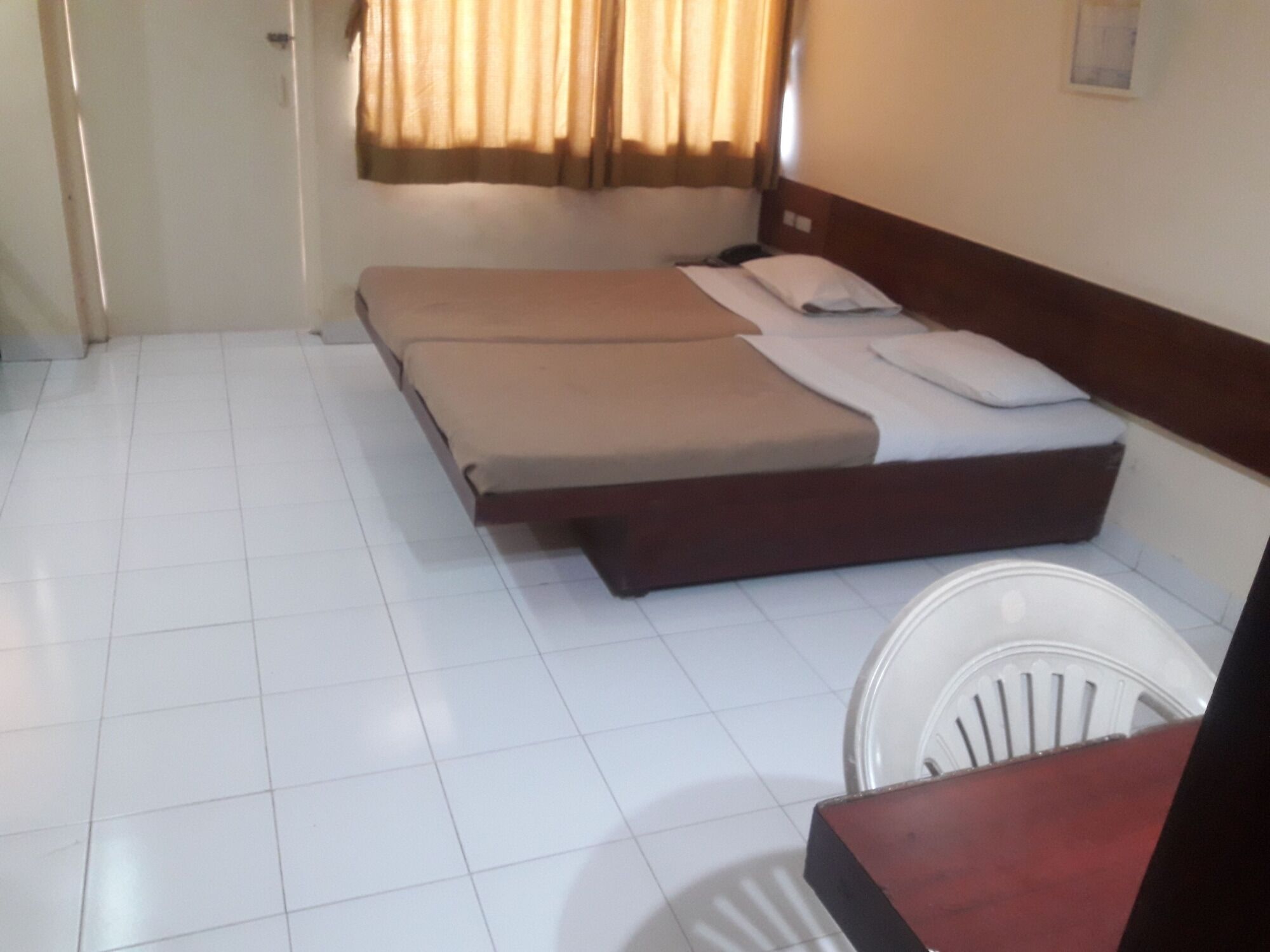Maurya Residency Hotel Pune Bagian luar foto